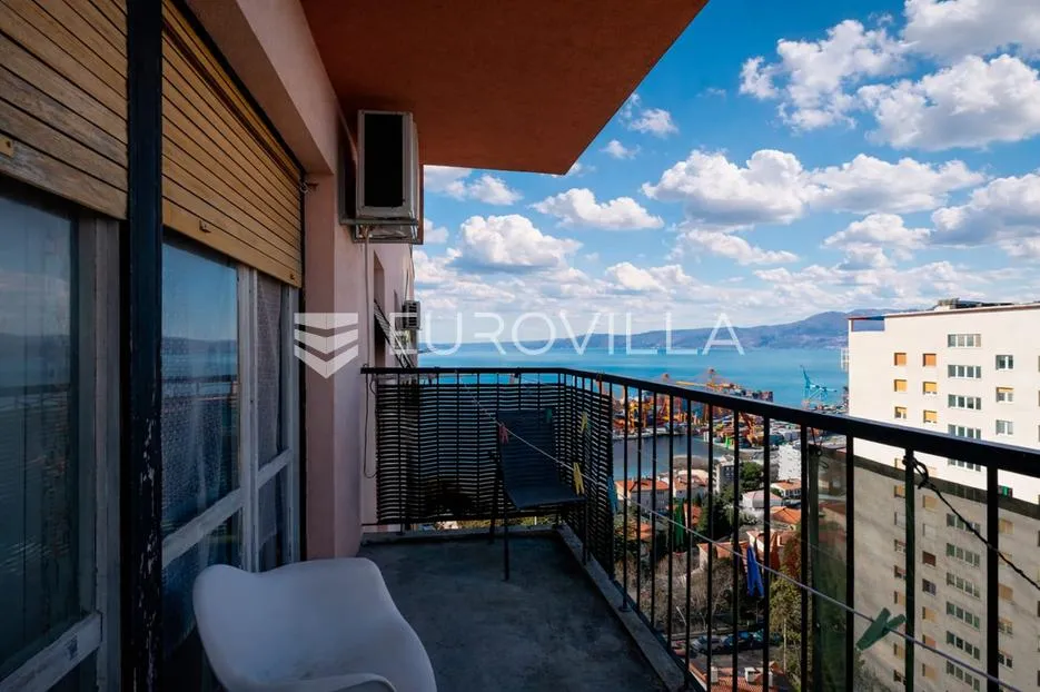 Krimeja, trosoban stan, 70 m², pogled na more - Rijeka