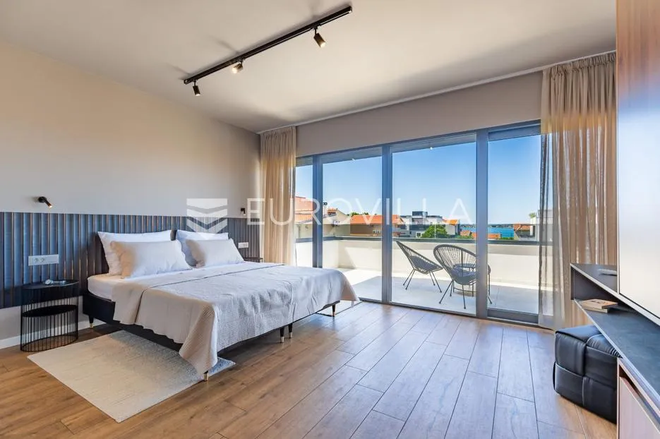 zadar, vrsi, luksuzna vila s bazenom 261 m² - slika 17