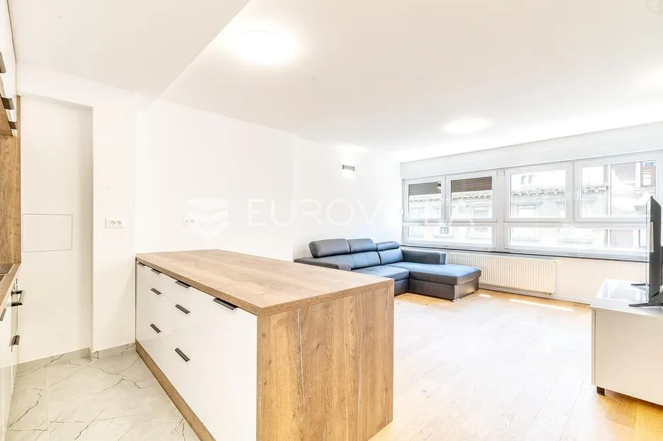 zagreb, centar, novouređen trosoban stan, 62 m², loggia, prvi najam - slika 2
