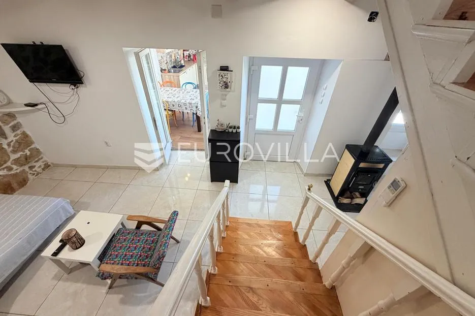novi vinodolski, kuća trosobni stan od 85 m² s terasom, 250 m od mora - slika 4