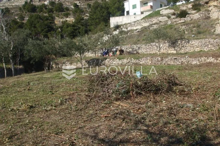 duće pored omiša građevinsko zemljište veliline 1870 m2, 200m od mora - slika 3