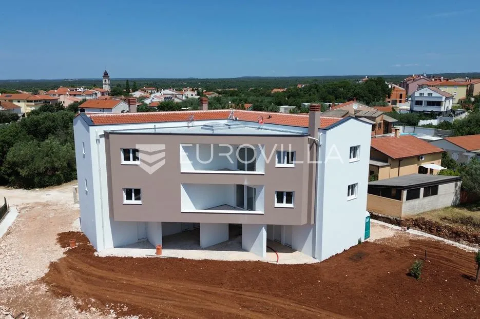 istra, peroj, moderan stan s garažom i terasom - slika 3