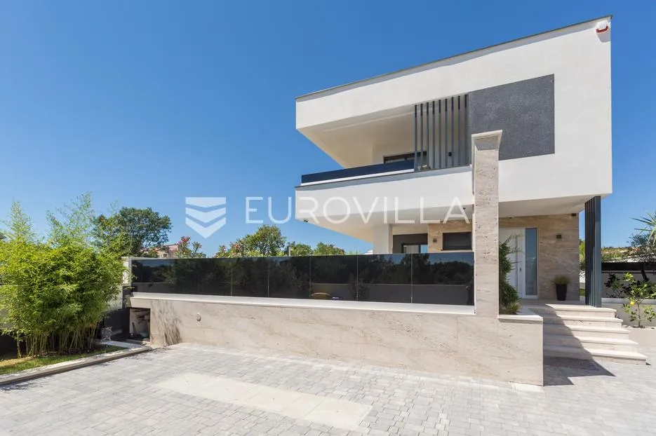 istra, medulin, moderna elegantna vila 200 m² blizu mora i plaža - slika 2