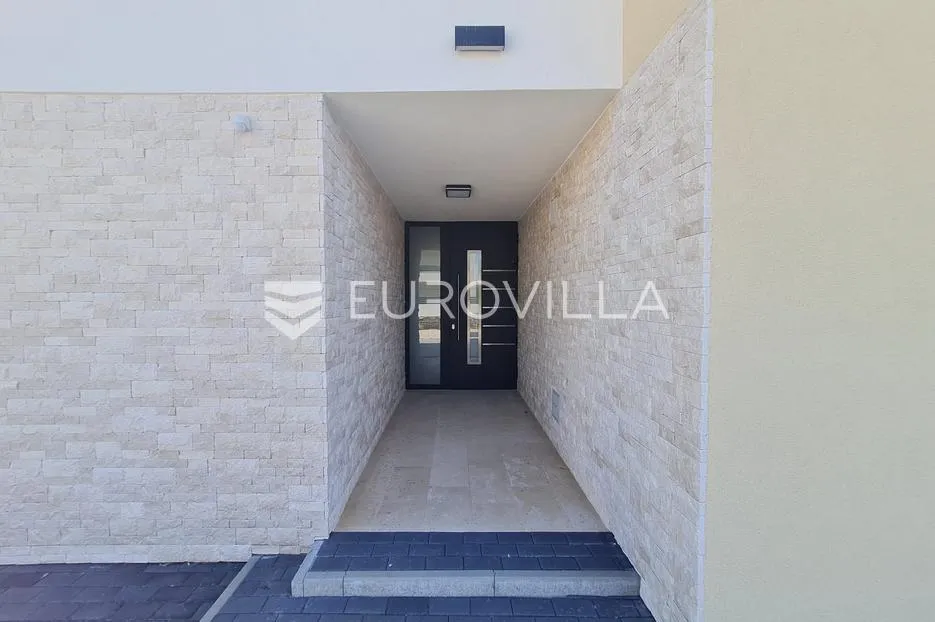 vir, luksuzan apartman s 3 spavaće sobe, prvi red do mora, centar otoka - slika 29