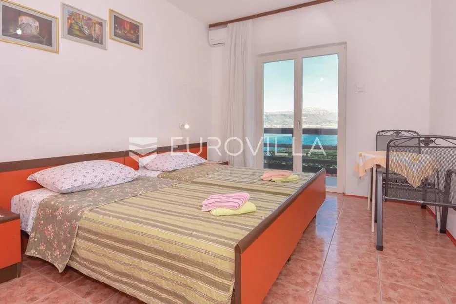 otok čiovo, slatine - kuća s bazenom na plaži - slika 8