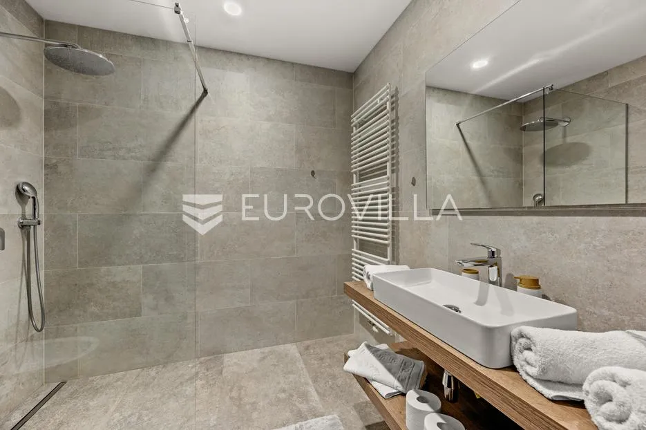 istra, brtonigla, ekskluzivna moderna vila sa pogledom na more i wellness oazom - slika 20
