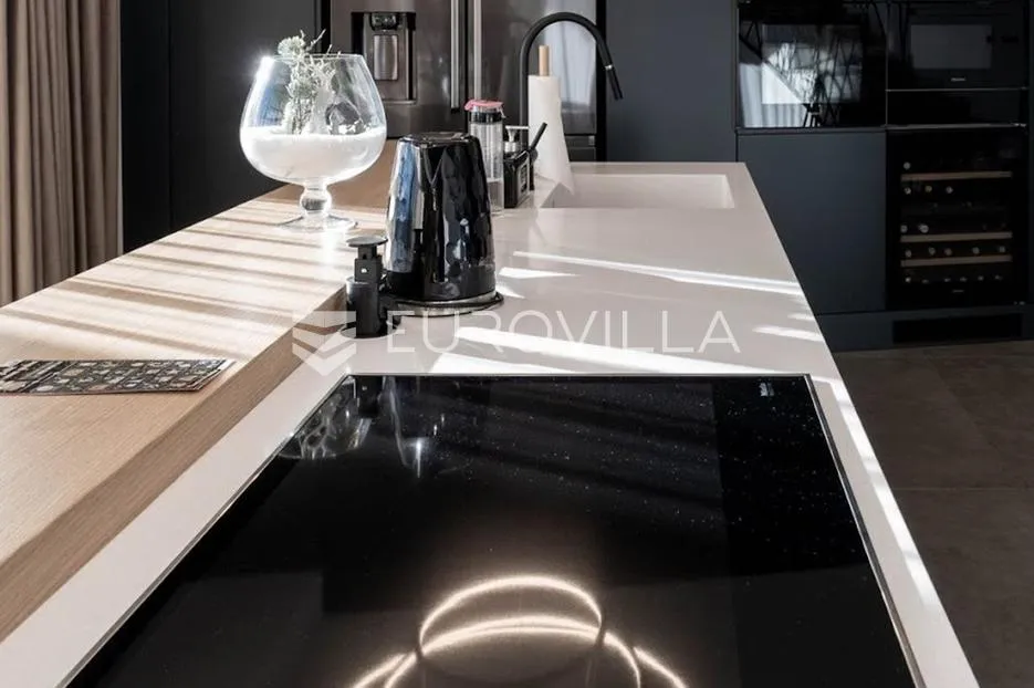 opatija, prekrasan penthause 228 m² s besprijekornim pogledom - slika 12