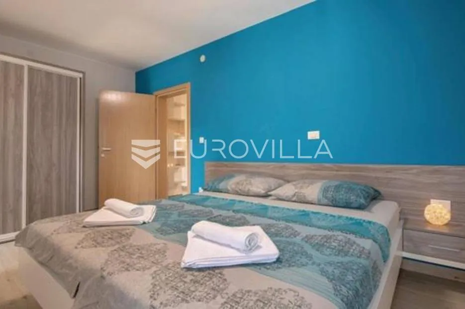 pula, apartmanska kuća s bazenom na uređenoj okućnici, 350 m od mora - slika 16