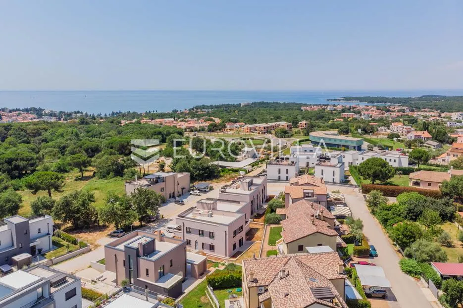 istra, poreč, trosoban stan s vrtom - slika 12