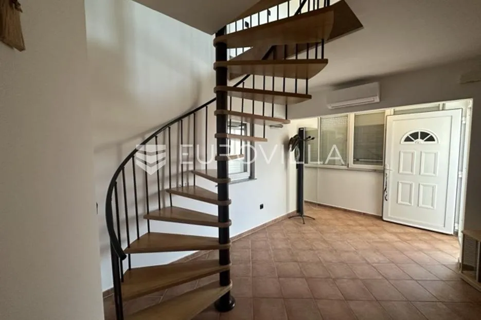 istra, medulin samostojeća kuća 130 m² s prekrasnom krovnom terasom i pogledom more - slika 22