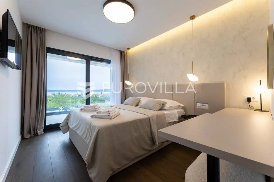 kaštel stari, luksuzna vila s bazenom i pogledom na more - slika 21