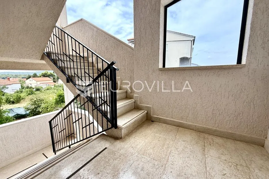 medulin, kuća sa tri apartmana i pogledom na more - slika 4