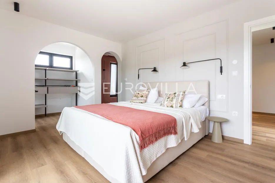 šibenik, luksuzno uređena vila s bazenom - slika 17