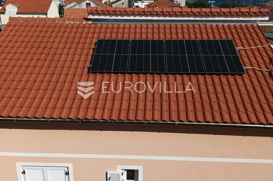 vodice, kuća s 5 apartmana, 278 m² - slika 32