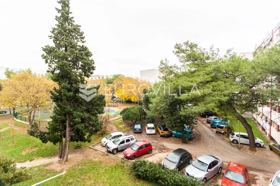 split, skalice, odličan dvosoban stan blizu centra grada - slika 13