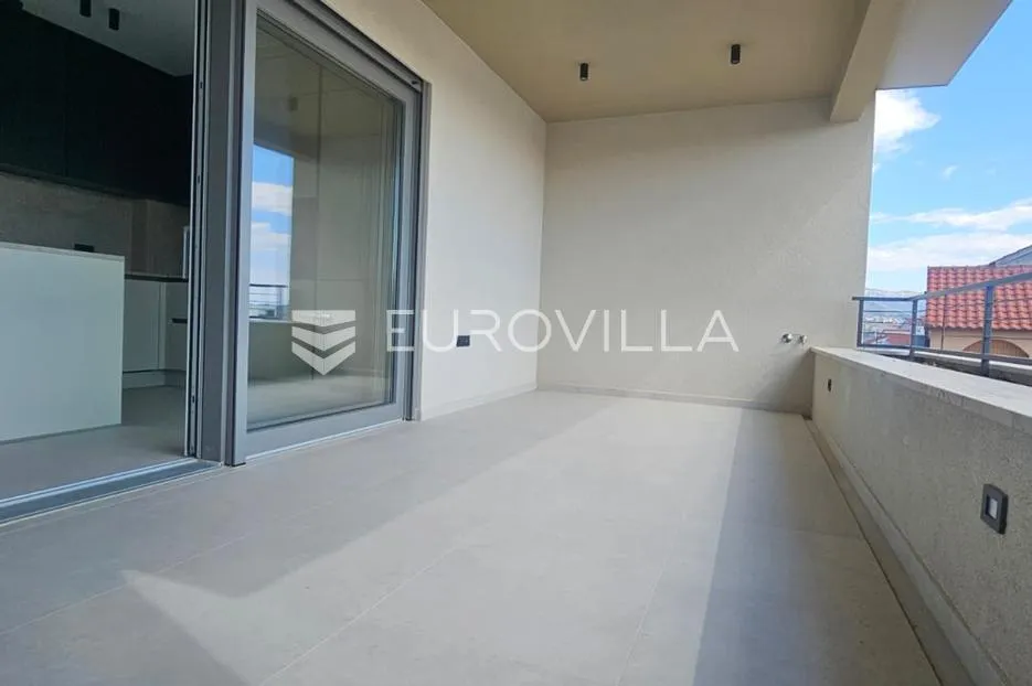 kaštel stari, luksuzan stan od 101,1 m² na 1. katu, garaža s liftom i osta - slika 6