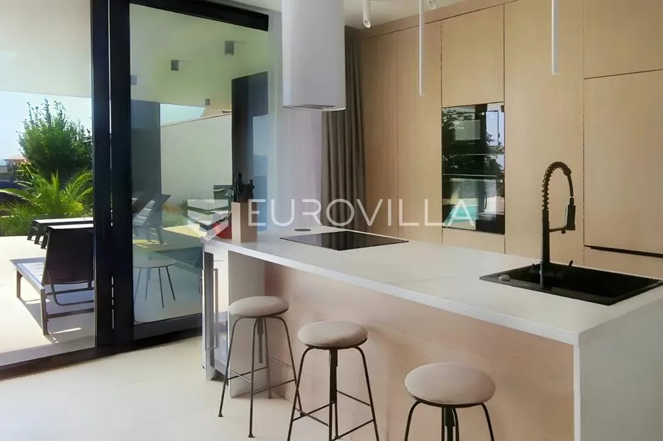 zadar, kožino, moderna vila s bazenom i pogledom na more - slika 8