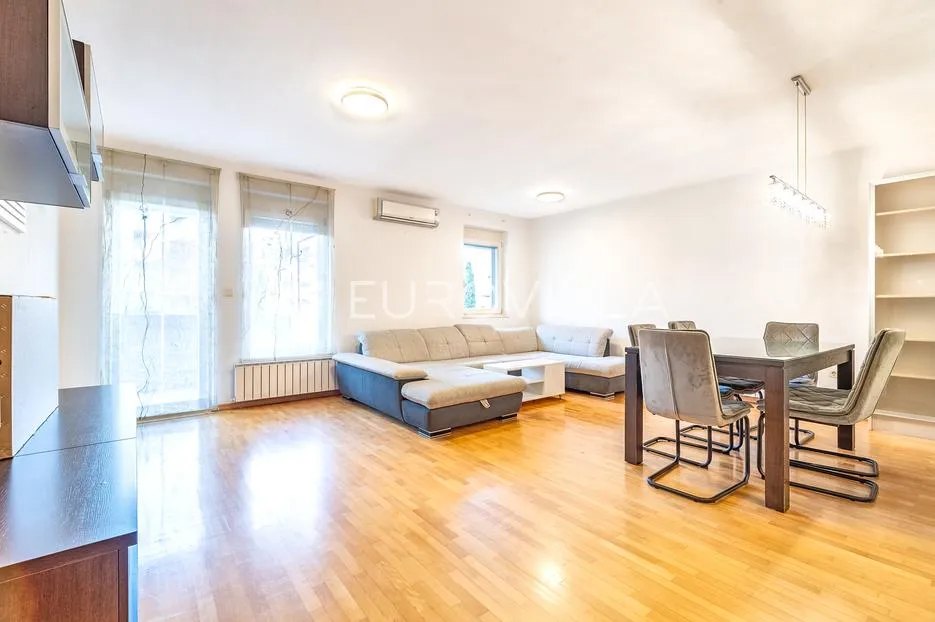 zagreb, vrbani iii, prostran i potpuno namješten trosoban stan, 83 m² - slika 2