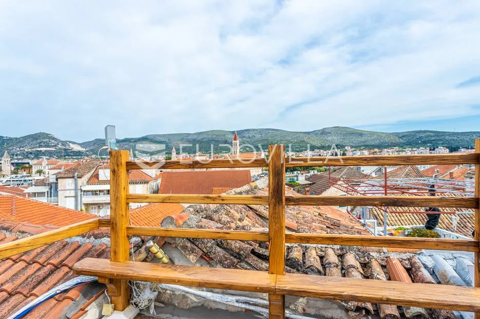 trogir, autohtona kamena kuća s pogledom na more - slika 36