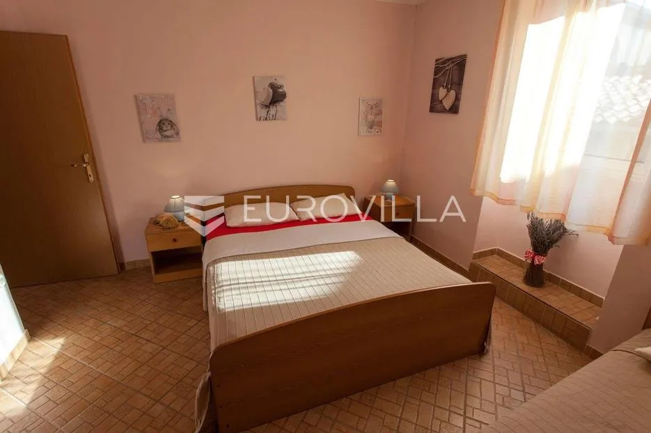 cres, kuća s restoranom, apartmanima i privatnim parkingom, 200 m od mora, jedinstvena prilika - slika 4