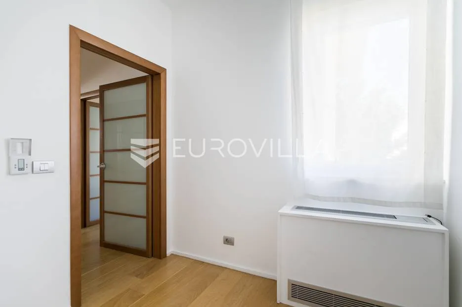 pantovčak, goljak prekrasan peterosoban penthouse nkp 277 m2 sa 2 garaže i 2 pm - slika 13