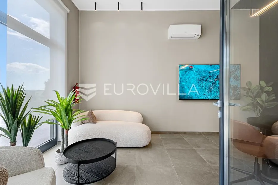 kaštel sućurac, izvrstan poslovni prostor za dugoročan najam - slika 7