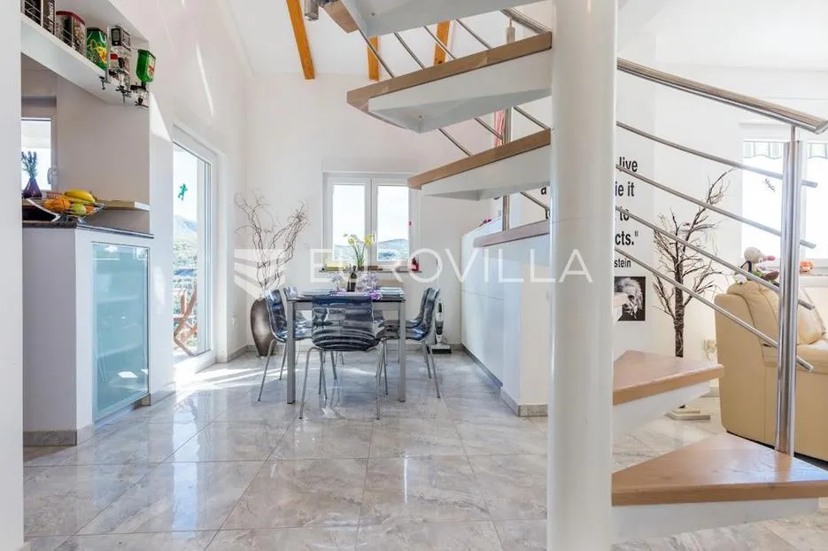 crikvenica, eksluzivni četverosbni penthouse nkp 145 m2 s parkingom - slika 8