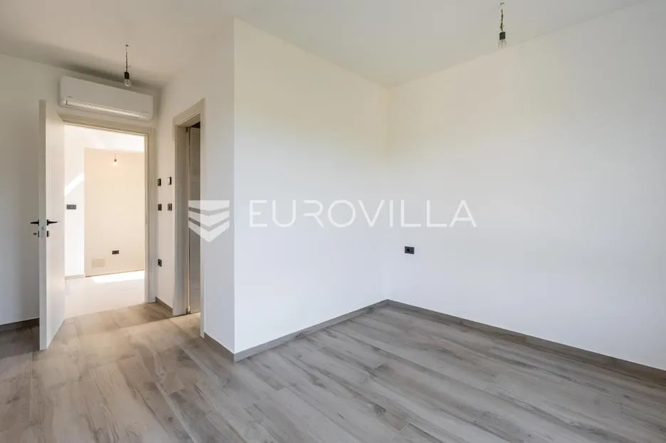 medulin, kvalitetna i moderna duplex kuća b, s grijanim bazenom 30 m² i garažom, 146 m² - slika 12