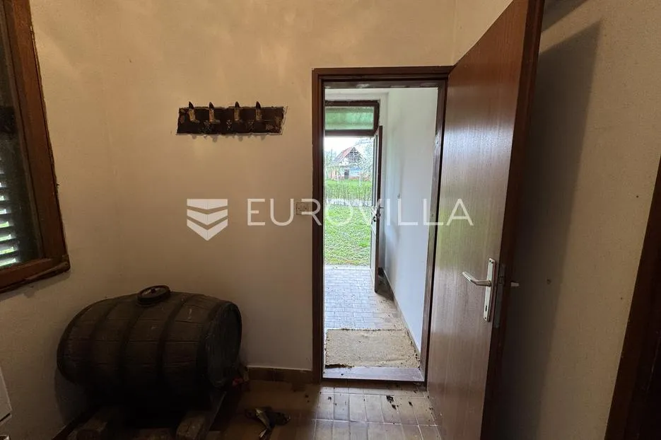 paučje, vikendica 95 m² s velikim potencijalom na zemljištu od 2622 m² - slika 8
