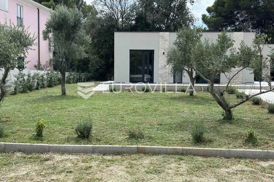 istra, rovinj, vila moderne arhitekture na 300 metara od mora - slika 23