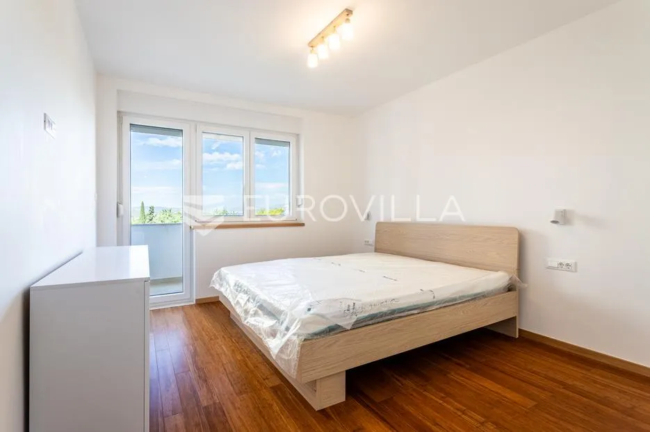 split, skalice, renoviran dvosoban stan 61 m², prvo useljenje, dugoročno - slika 9