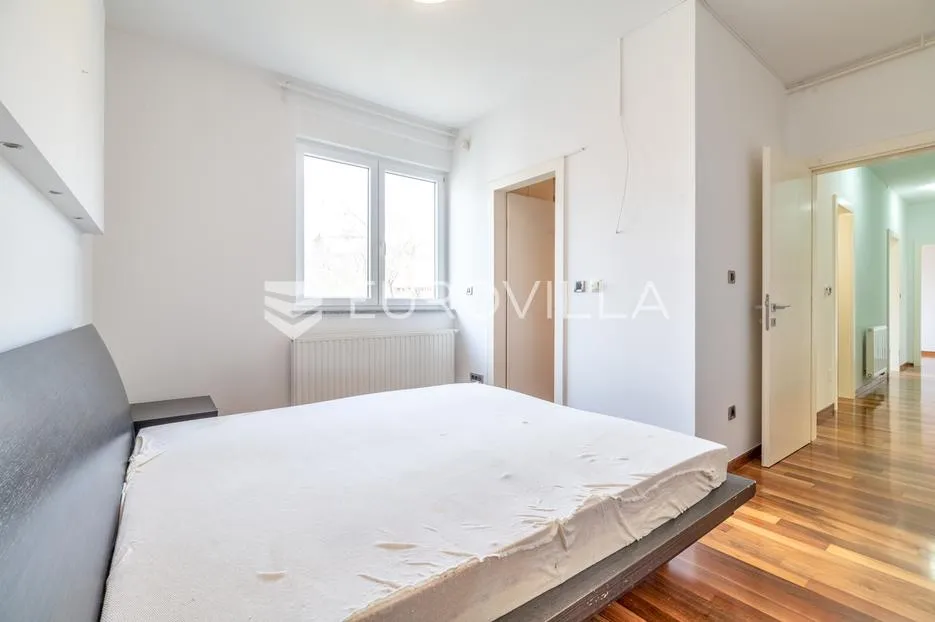zagreb, šestine, odličan četverosoban stan nkp 160 m2 s 2 garaže - slika 12