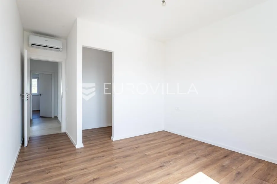 kaštel stari, trosoban stan s pogledom na more i dva parkirna mjesta - slika 6