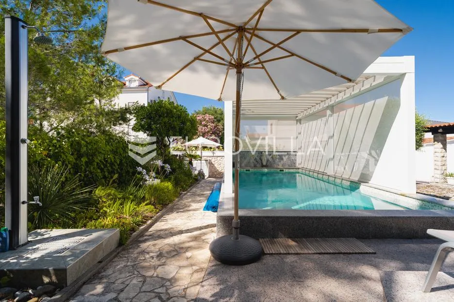 biograd na moru, jedinstvena kuća s bazenom i staklenim paviljonom - slika 3