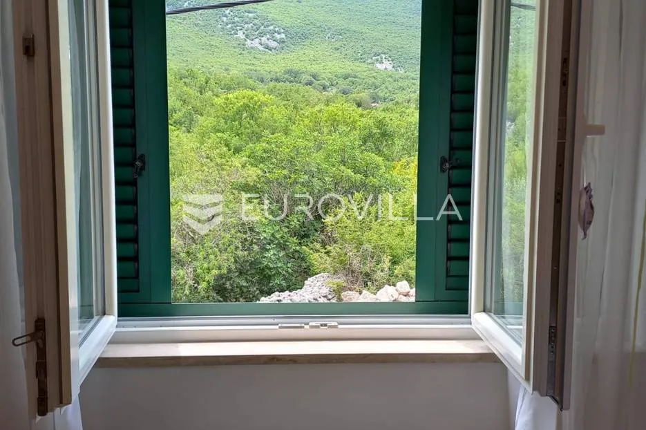 zagvozd, lijepa kuća na jedinstvenoj lokaciji - slika 10