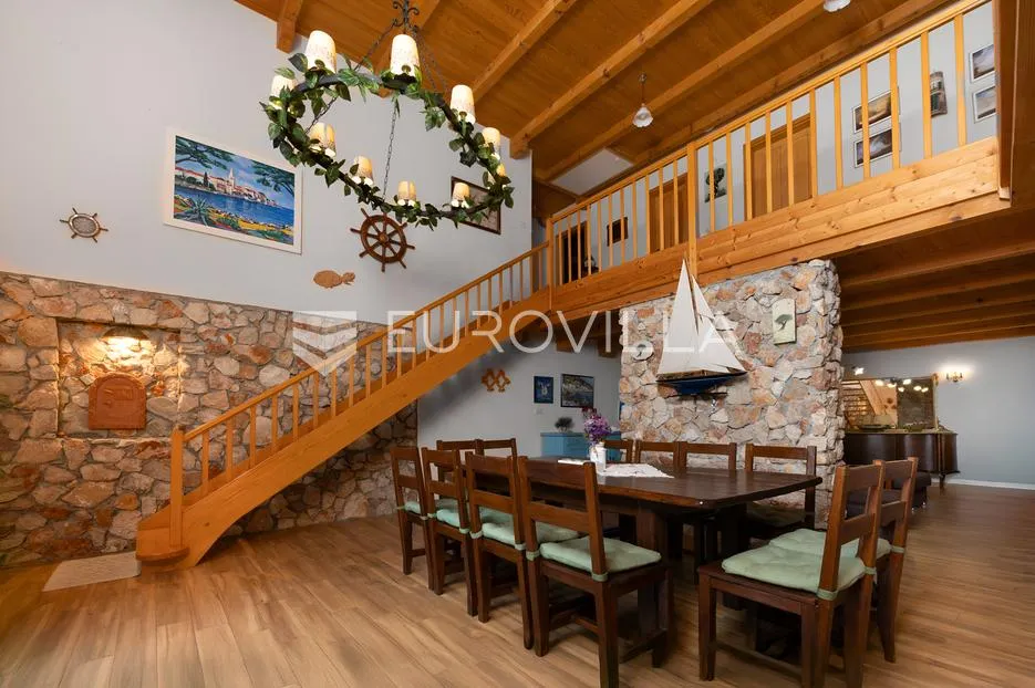 vinodolska općina, bribir, šarmantna vila s pomoćnim objektom i bazenom - slika 3