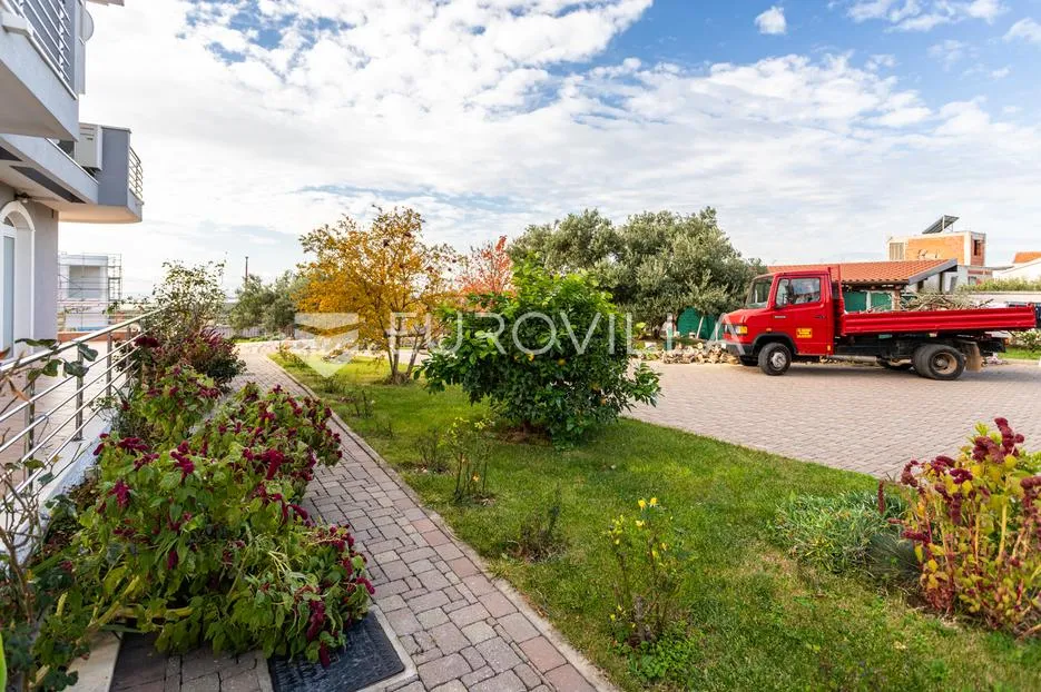 primošten, prekrasna villa sa velikim bazenom - slika 29