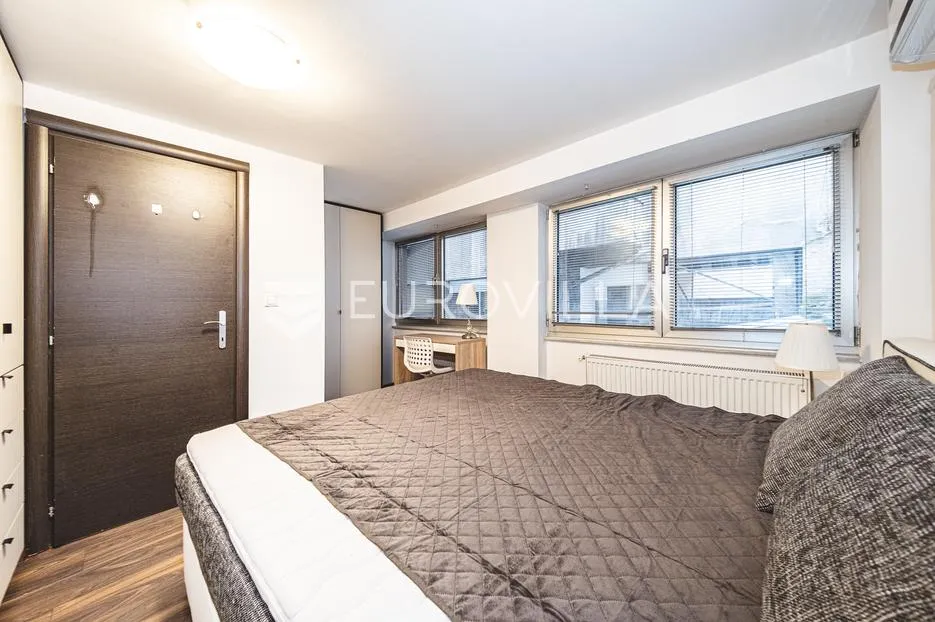 zagreb, centar, draškovićeva, dvoetažan trosoban stan površine 85 m² strogi centar grada - slika 9