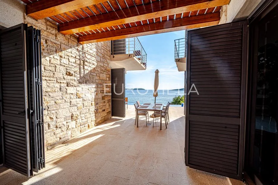 otok korčula, vela luka, villa prvi red uz more - slika 18