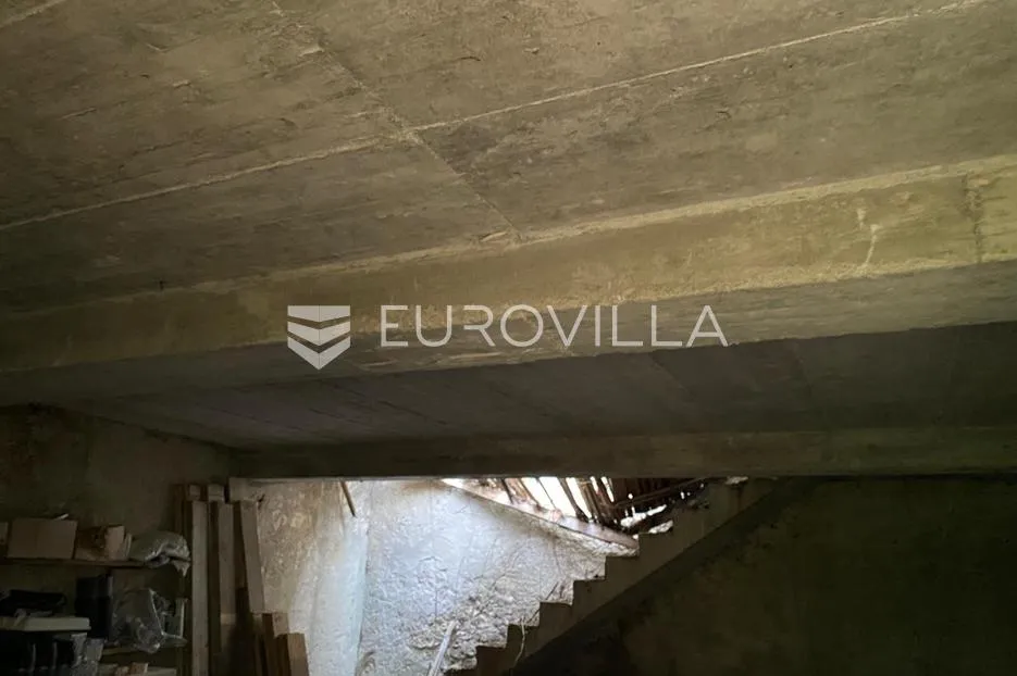 mali lošinj, susak, nedovršena kamena kuća 52 m² - slika 3
