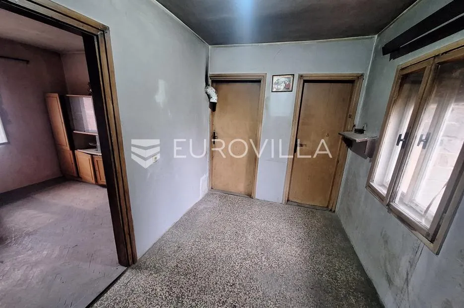 duga resa, donji zvečaj, kuća 140 m², 500 m do mrežnice, velika okućnica - slika 3