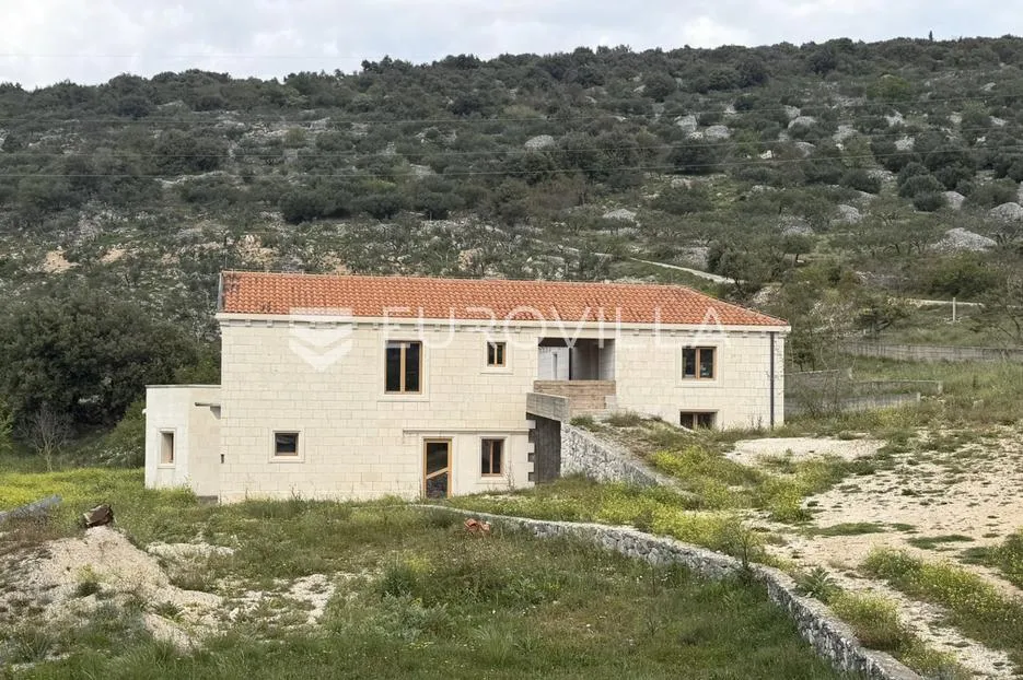 brač, nerežišća, kamena vila na prostranom imanju od 28.122 m² - slika 21