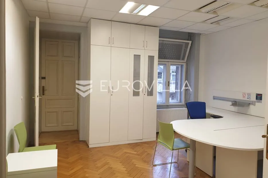 strogi centar, poslovni (uredski) prostor za zakup 103 m2 - slika 4