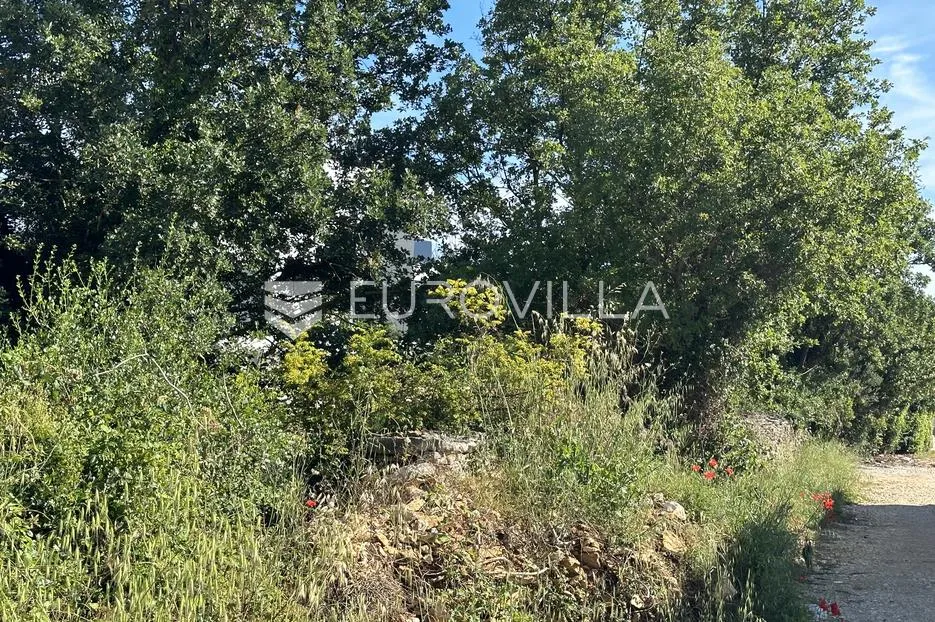 medulin, građevinsko zemljište 960 m2 - odlična lokacija, 600 m od mora - slika 2