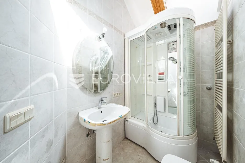 zagreb, maksimir, bukovačka, novouređen četverosoban stan 104 m2 + gpm - slika 13