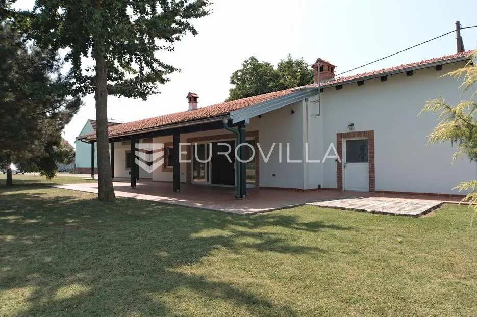 osijek, tvrđavica, zemljište s kućom 6924 m² izlaz na dvije ceste, 40 m fronte - slika 3