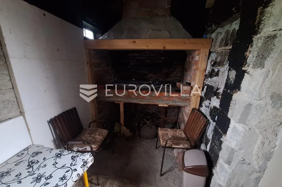 draganić, kuća 231 m², uređena na mirnoj lokaciji - slika 8
