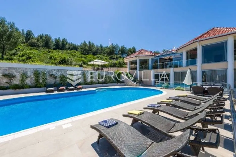 korčula, atraktivna vila prvi red do mora - slika 35