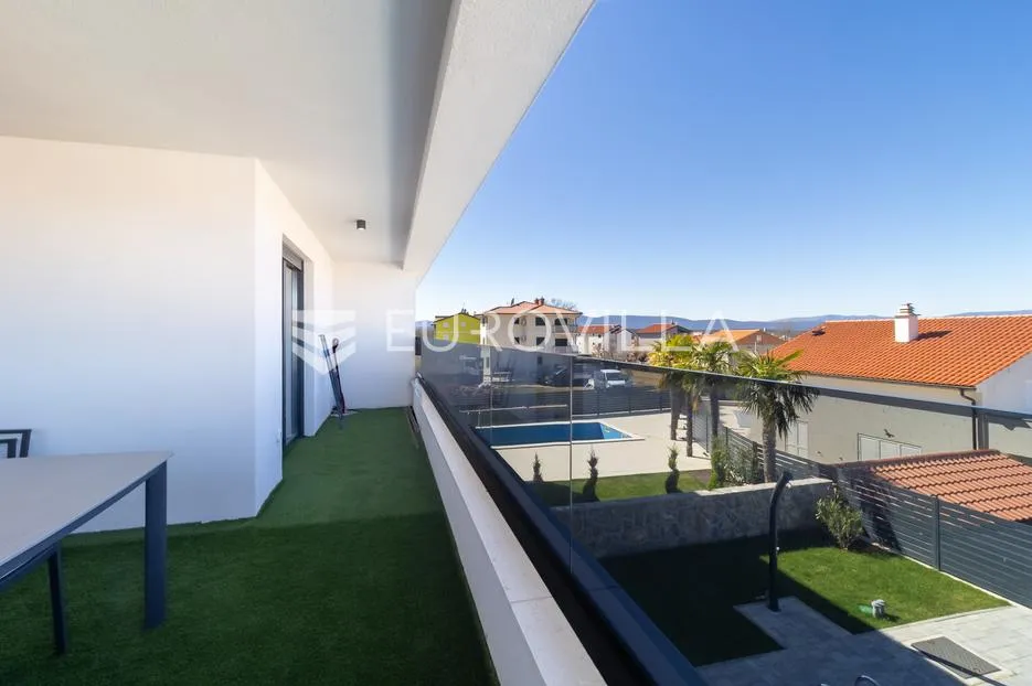 otok krk, malinska, luksuzan novouređen stan 97 m² - slika 15