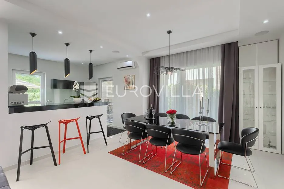 rovinj, rovinjsko selo, prekrasna villa s wellnessom i bazenom, 224 m² - slika 45